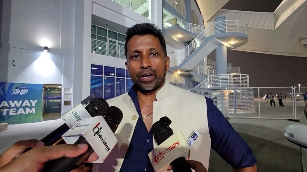 INTERVIEWS 02 PIC - RUSSELL ARNOLD